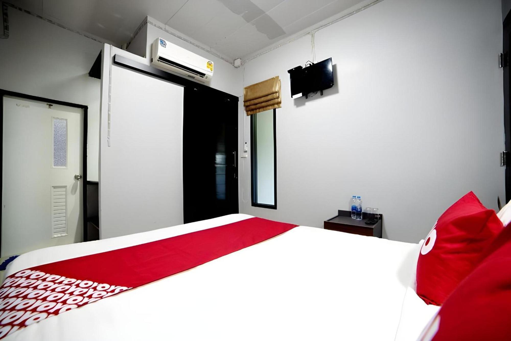 פרה נאקון סי איוטאיה Oyo 465 Krung Kao Traveller Lodge מראה חיצוני תמונה
