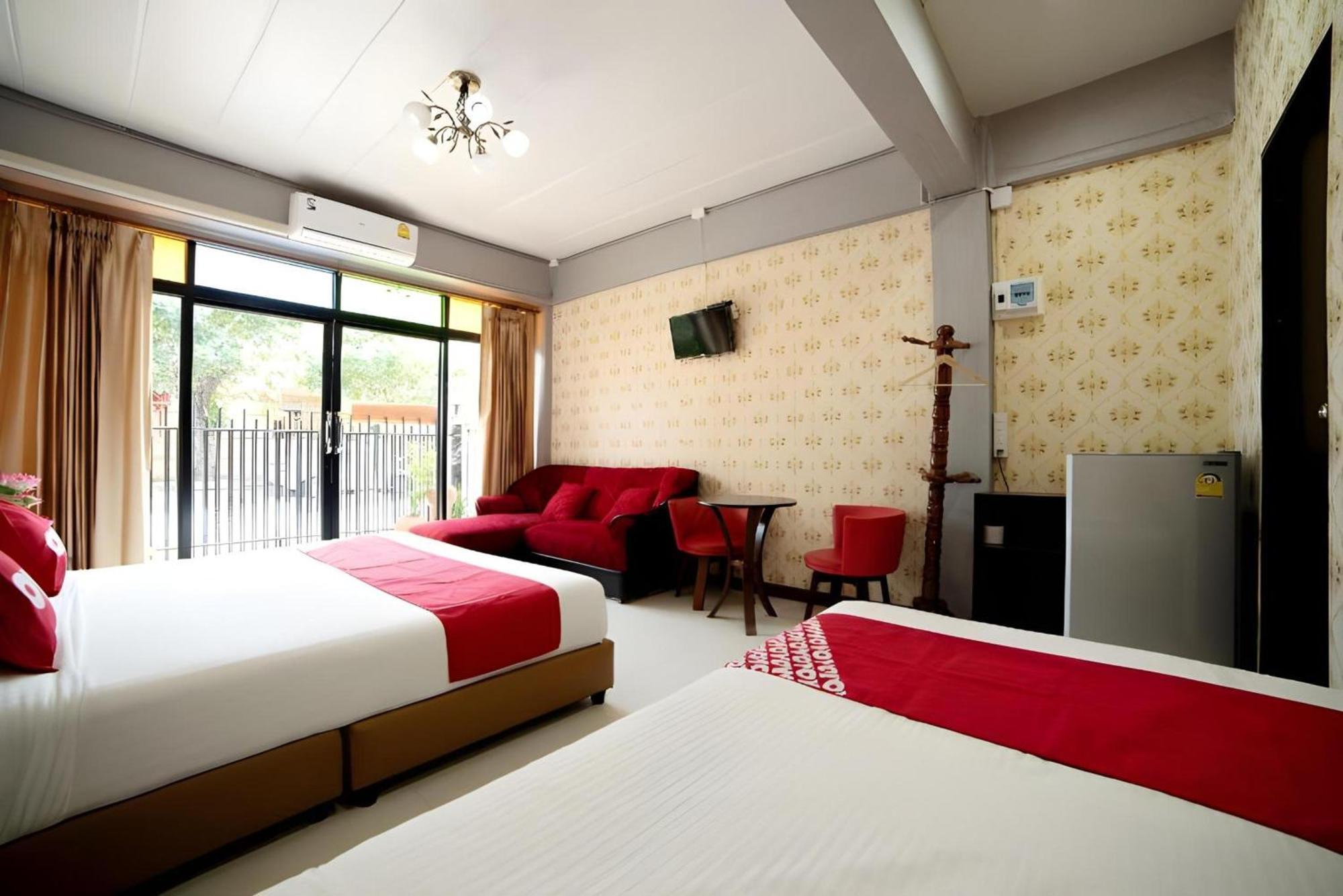 פרה נאקון סי איוטאיה Oyo 465 Krung Kao Traveller Lodge מראה חיצוני תמונה